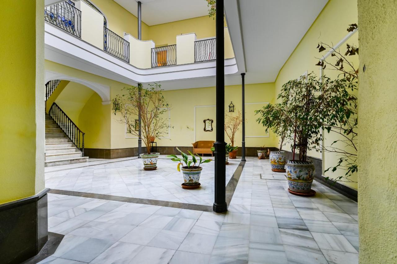 Anfitrion Sevilla 4 Bagian luar foto